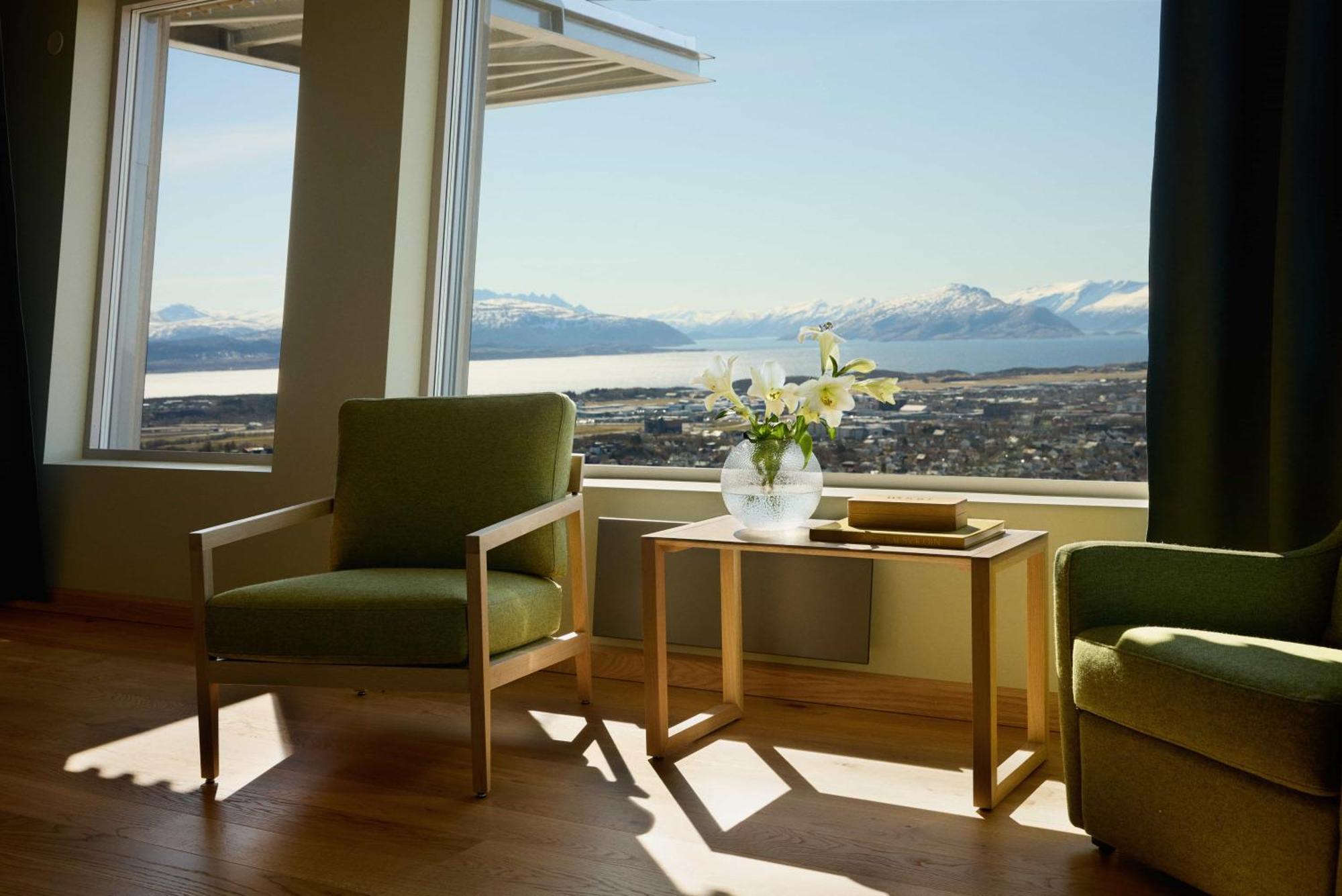 Wood Hotel Bodø Стая снимка