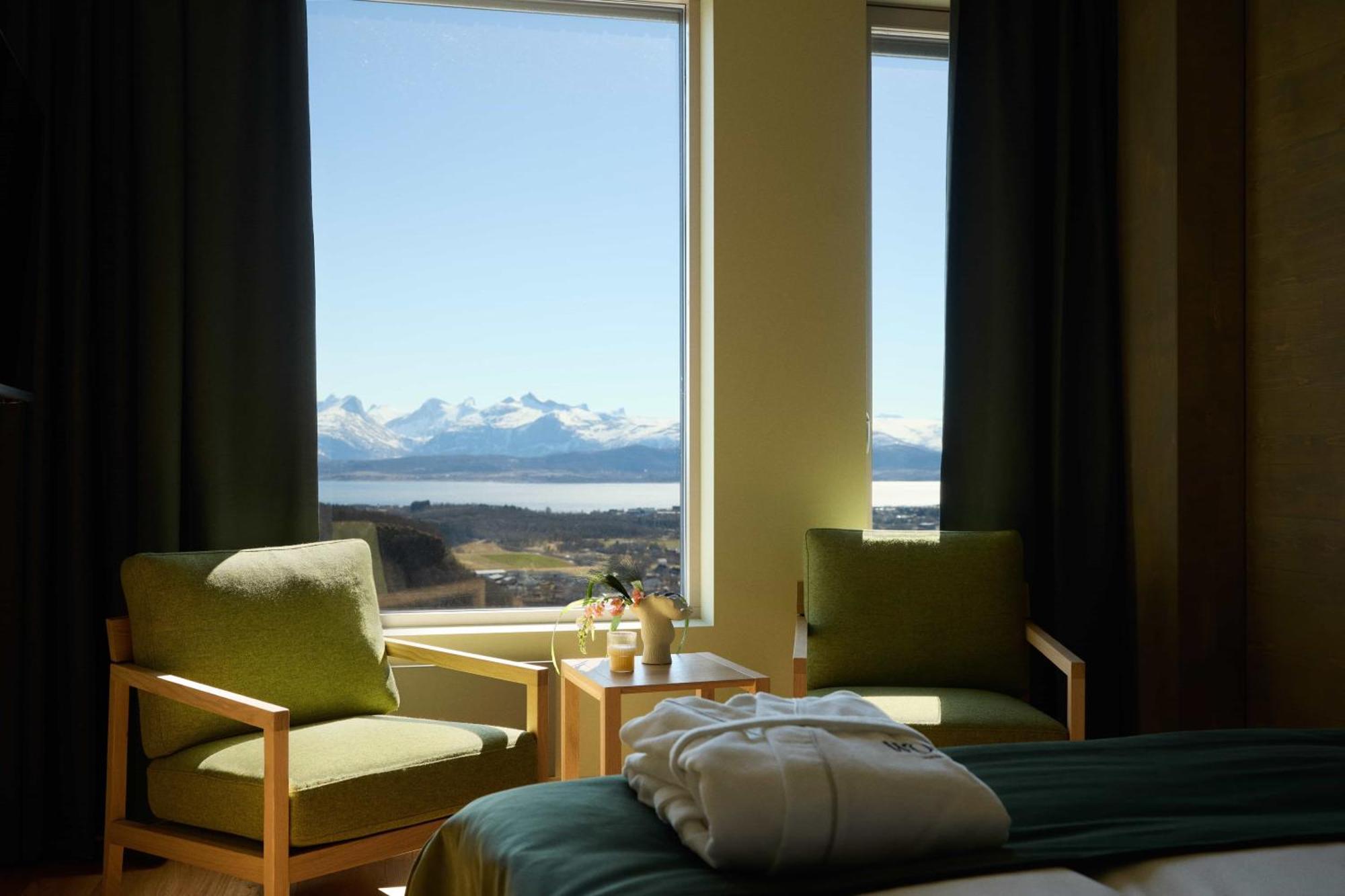 Wood Hotel Bodø Стая снимка