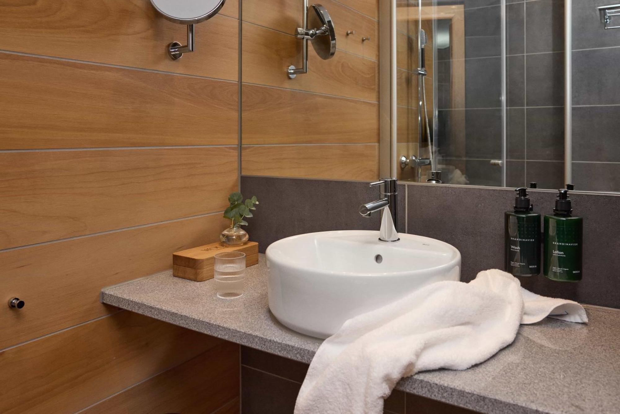 Wood Hotel Bodø Стая снимка